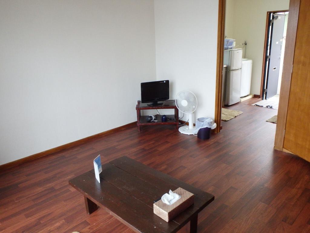 Beach Comber Apartment Okinawa Phòng bức ảnh